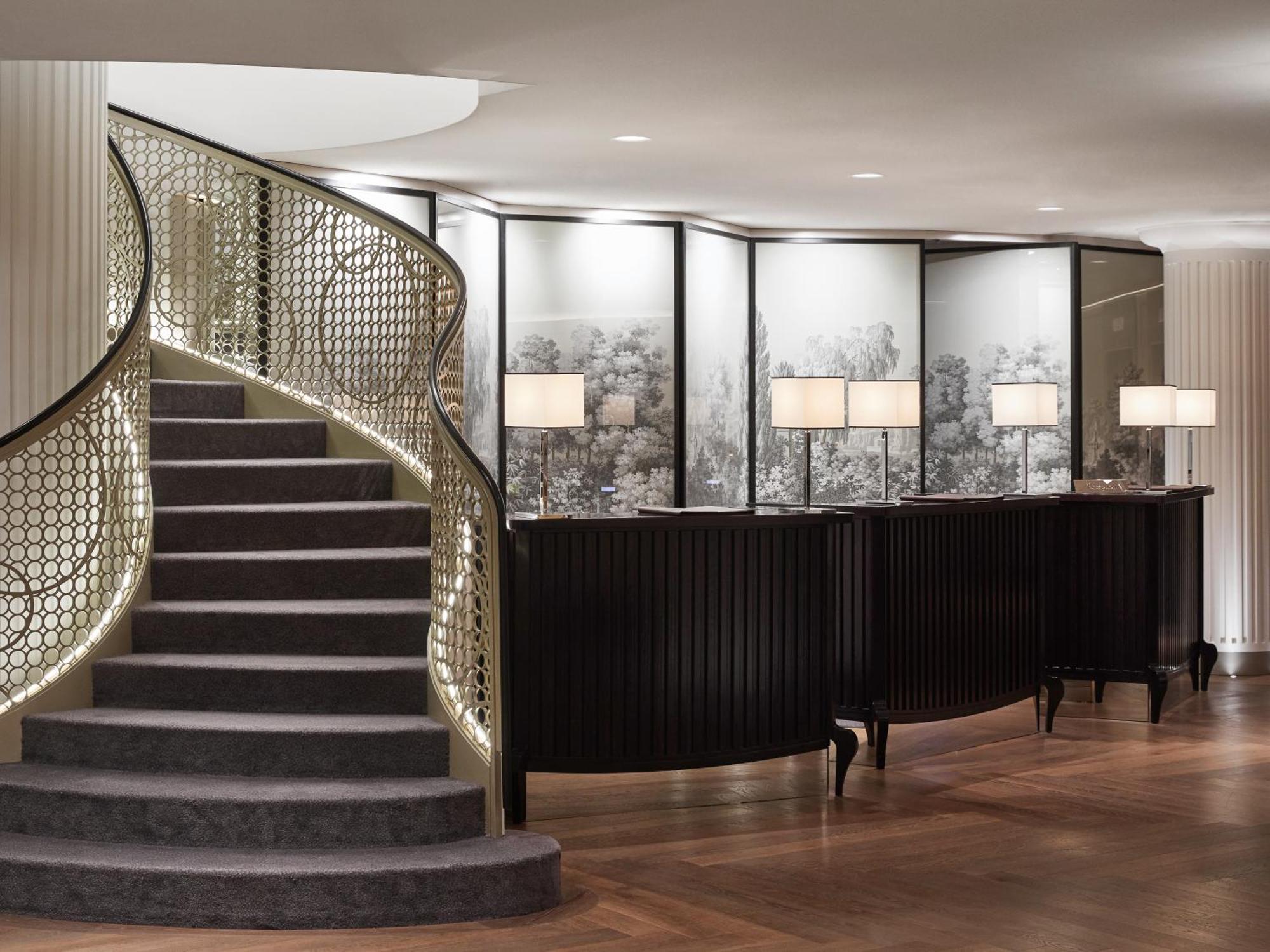 Sofitel Frankfurt Opera Hotel Frankfurt am Main Ngoại thất bức ảnh The hotel's lobby