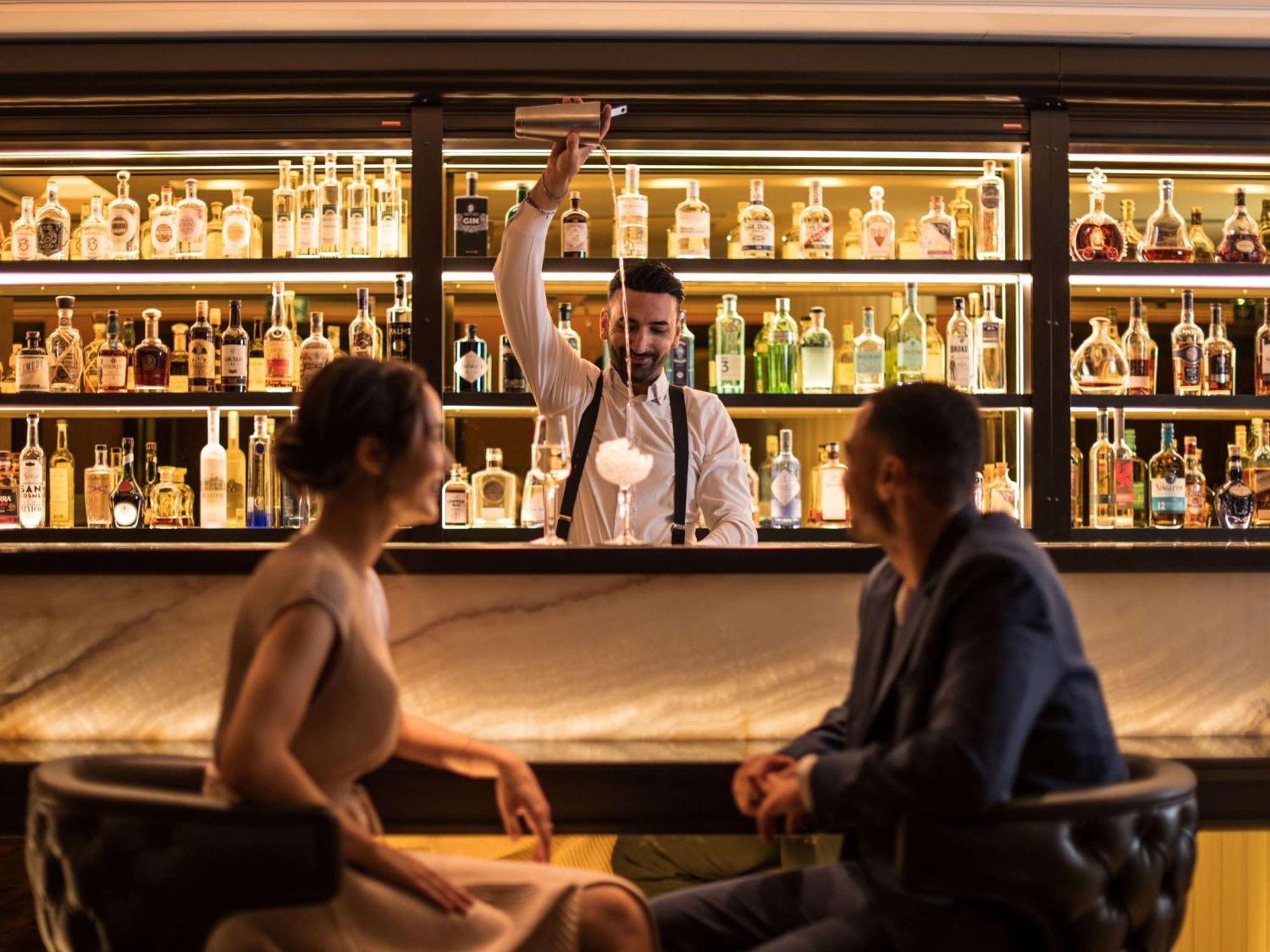 Sofitel Frankfurt Opera Hotel Frankfurt am Main Ngoại thất bức ảnh The Bar